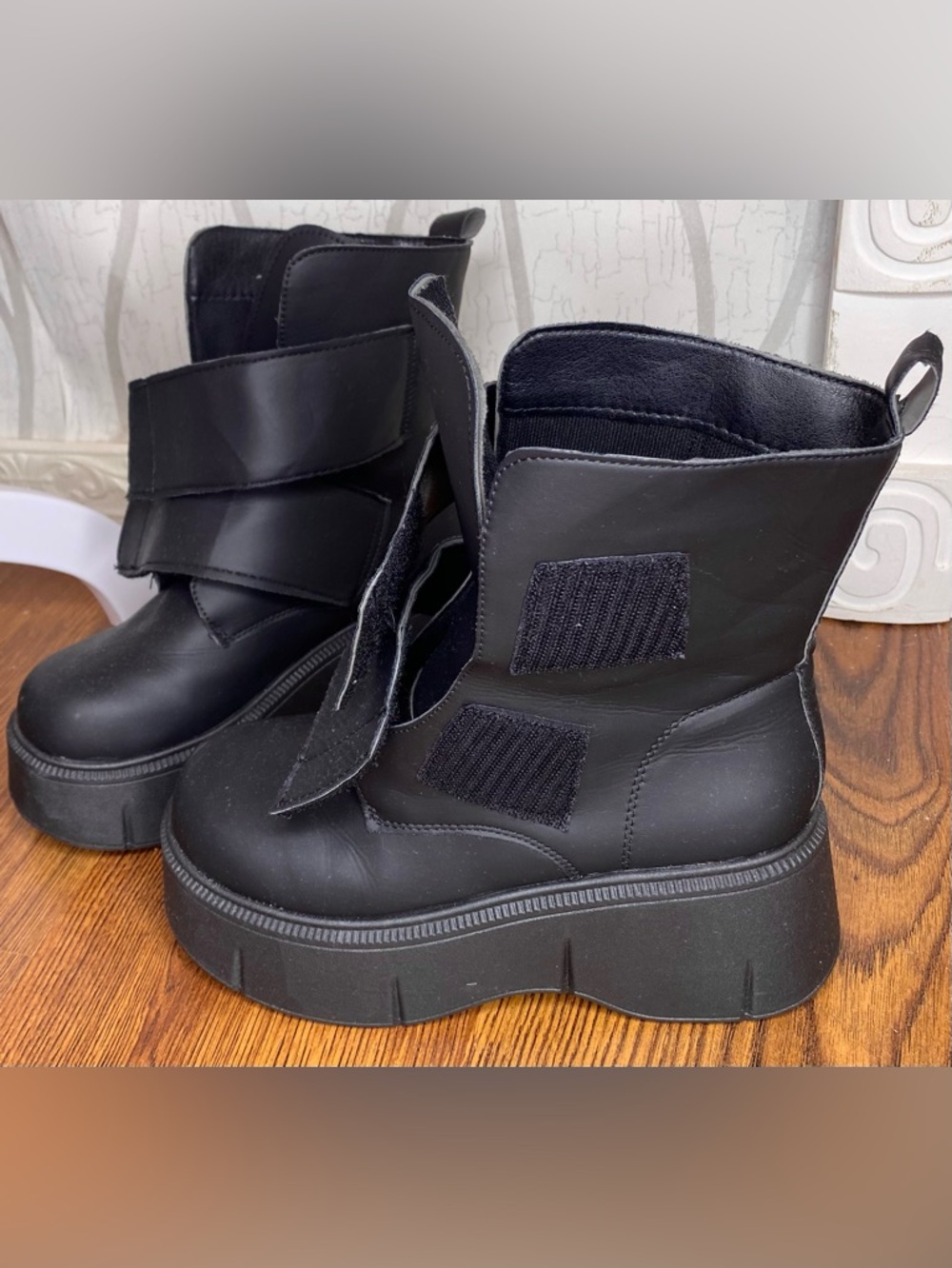 🌷 Chunky Black Platform Velcro Ankle Boots 🌷 - Picture 10 of 11